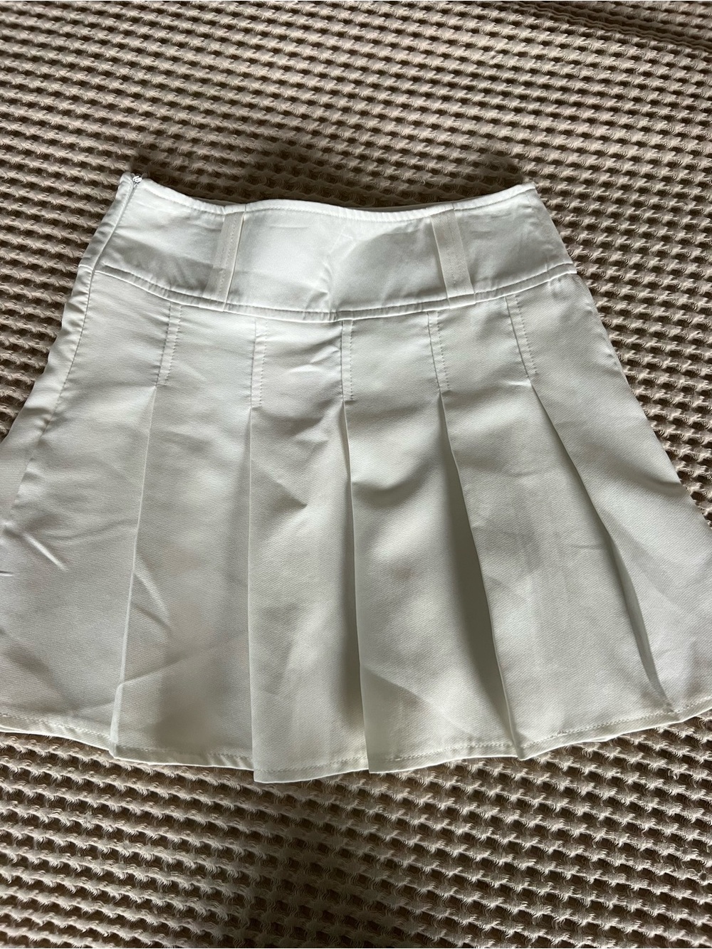 SHEIN White Pleated Mini Skirt